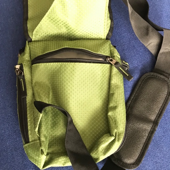 Heys TravelMate Crossbody Olive Green Eco Day Bag Purse Wallet NWOT - Picture 11 of 16